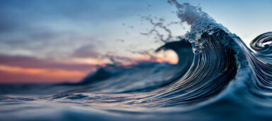 Photo of gathering ocean wave